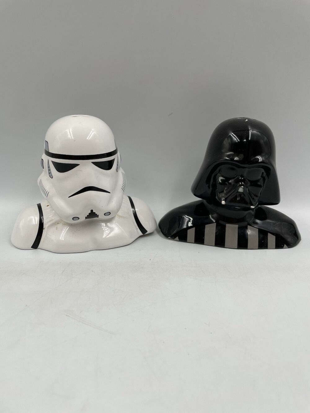 Star Wars Darth Vader Stormtrooper Salt & Pepper Shaker Set Vandor Ceramic Busts